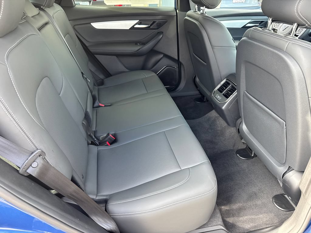 New 2025 VinFast VF 8 Plus AWD/4WD image 17