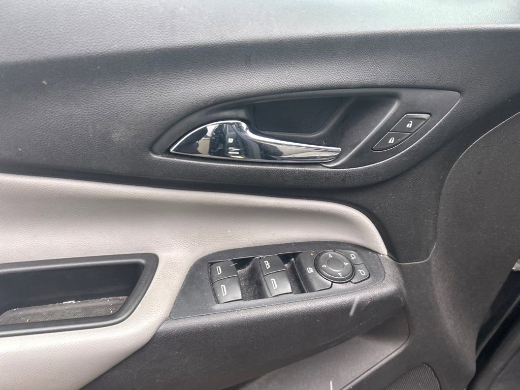 Used 2020 Chevrolet Equinox LS w/ LS Convenience Package image 22