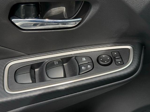 New 2025 Nissan Versa SR w/ Trunk Package FWD image 20