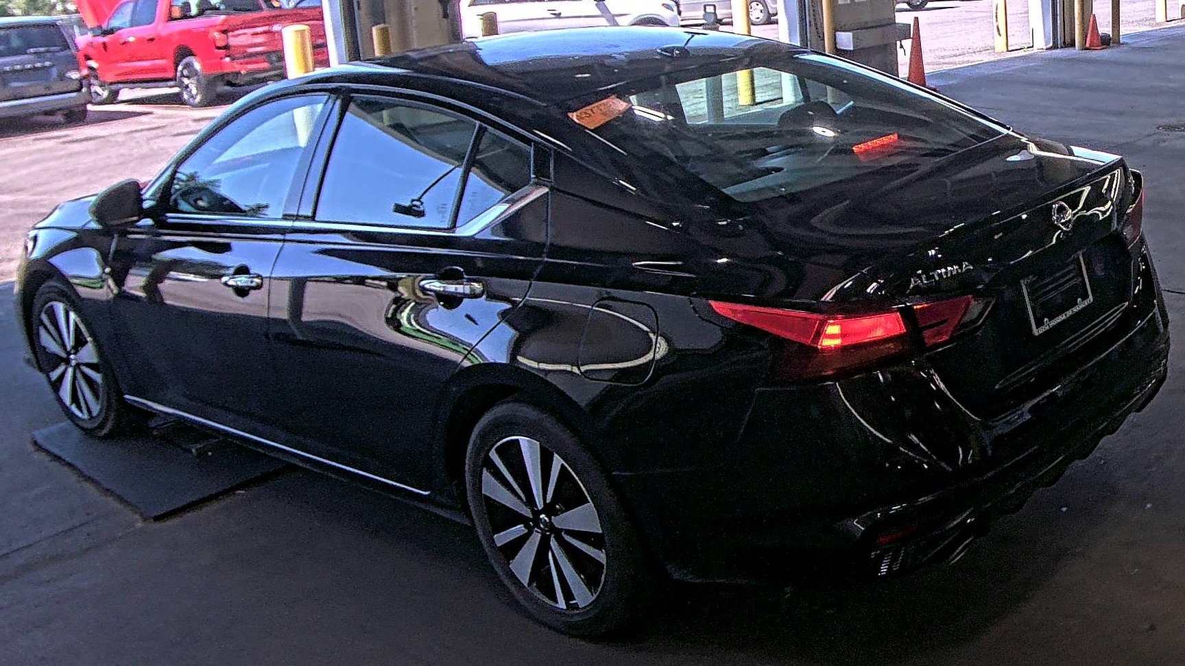 Used 2020 Nissan Altima 2.5 SL FWD image 4