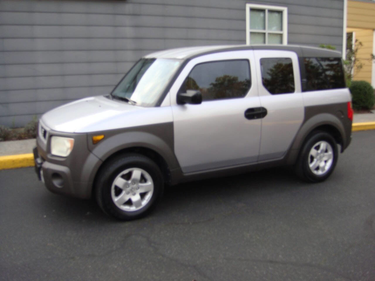 Used 2003 Honda Element EX image 1