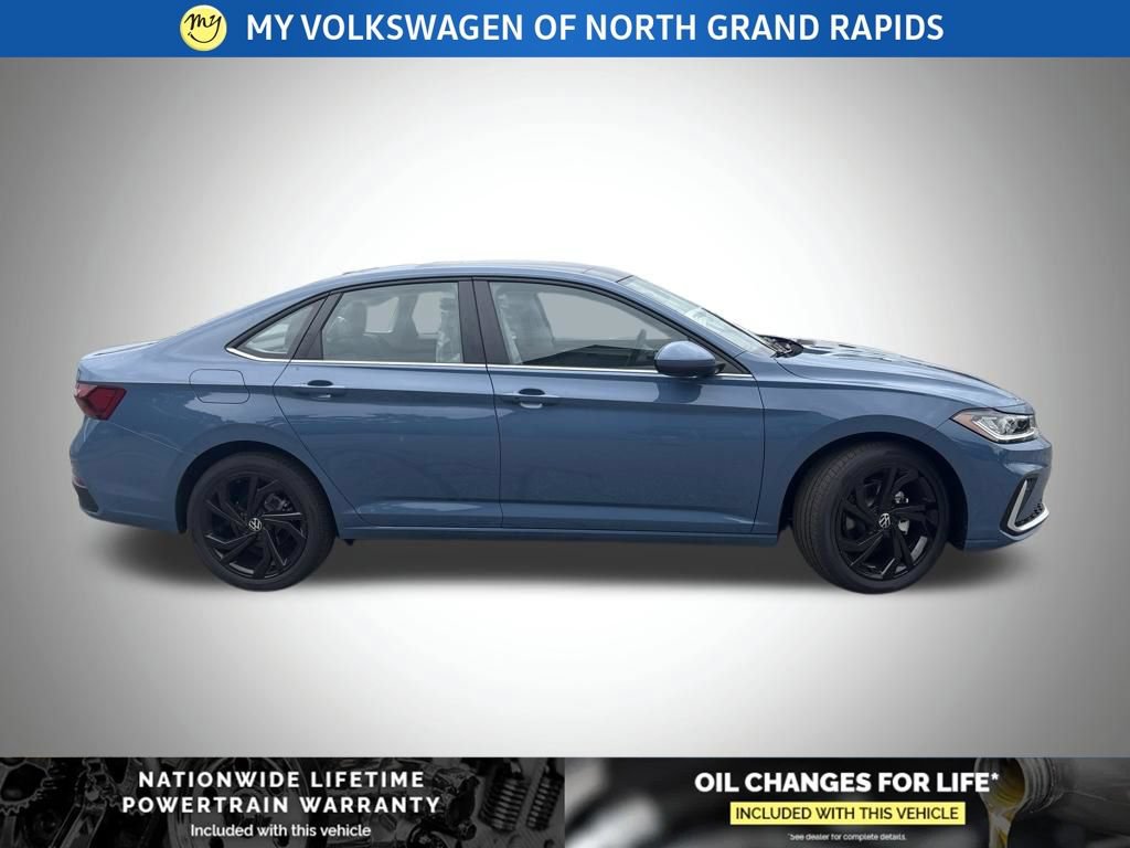 New 2026 Volkswagen Jetta SE FWD image 4