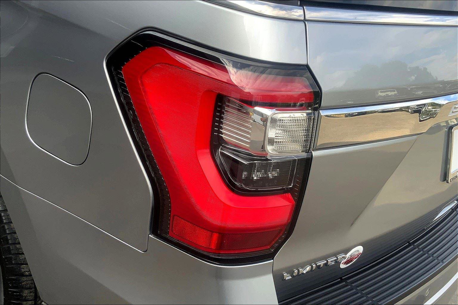 Used 2020 Ford Expedition Limited image 30