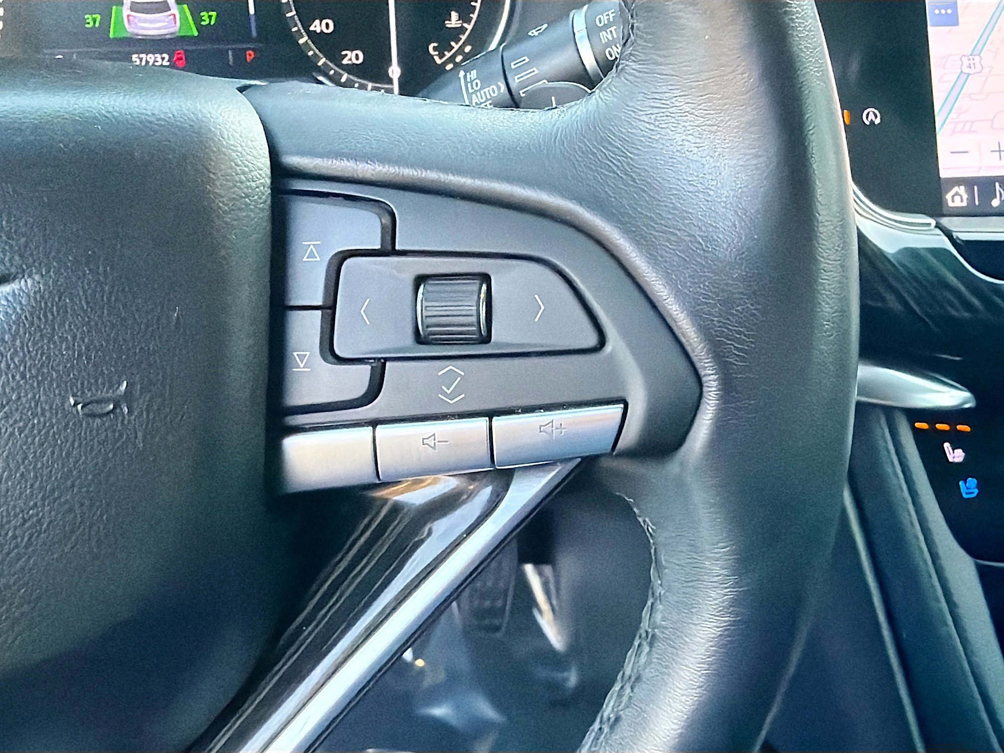 Used 2021 Cadillac XT6 Premium Luxury image 39