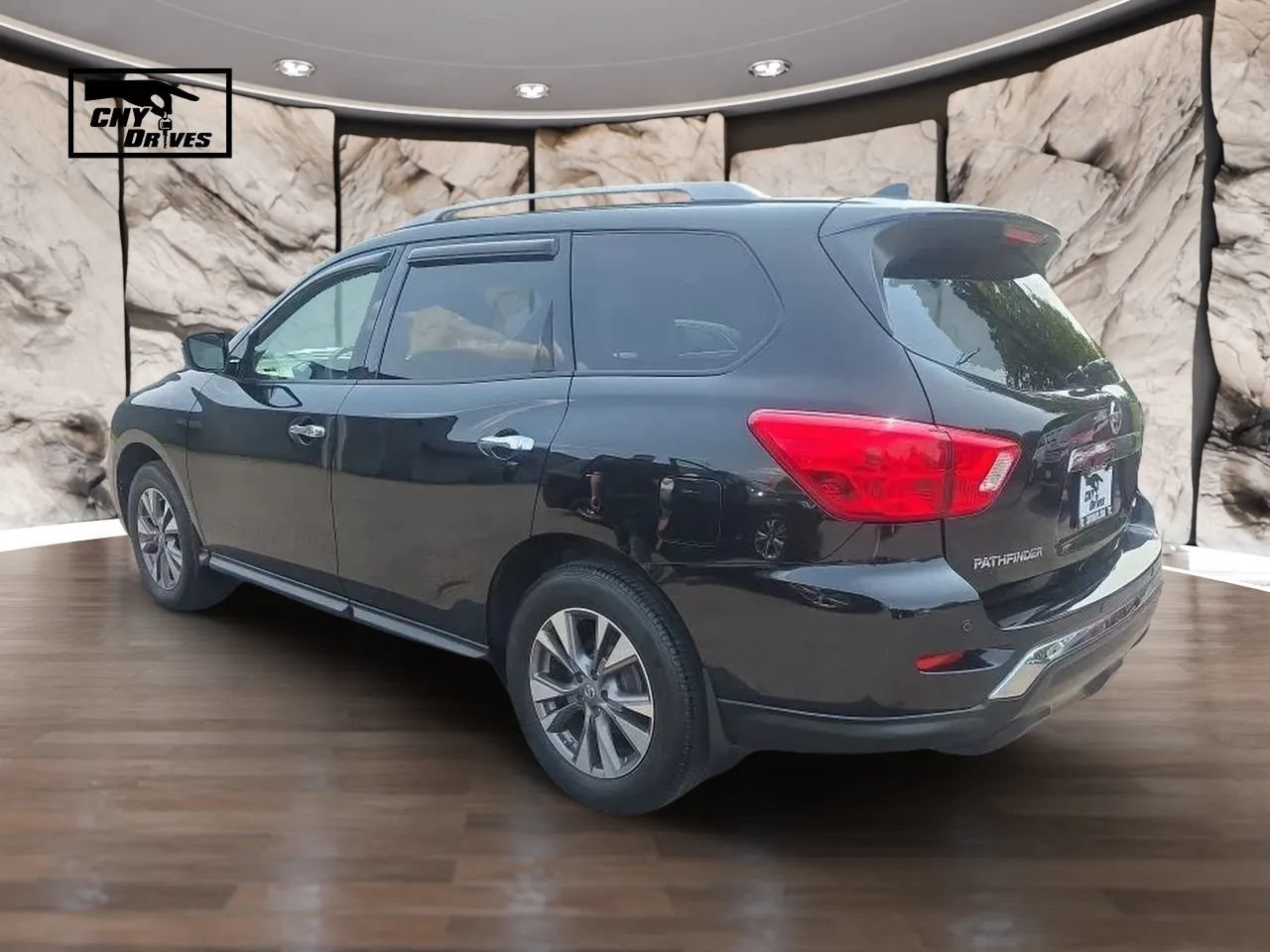 Used 2019 Nissan Pathfinder S AWD/4WD image 7