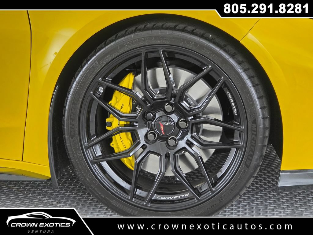 Used 2025 Chevrolet Corvette Z06 RWD image 9