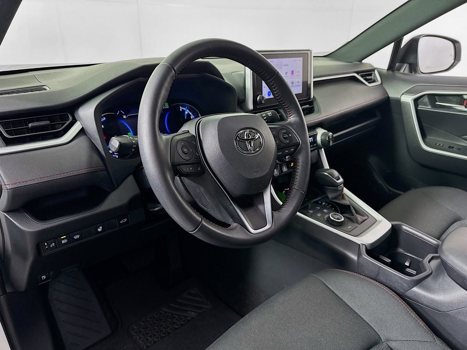 Used 2023 Toyota RAV4 SE w/ Weather & Moonroof Package AWD/4WD image 8