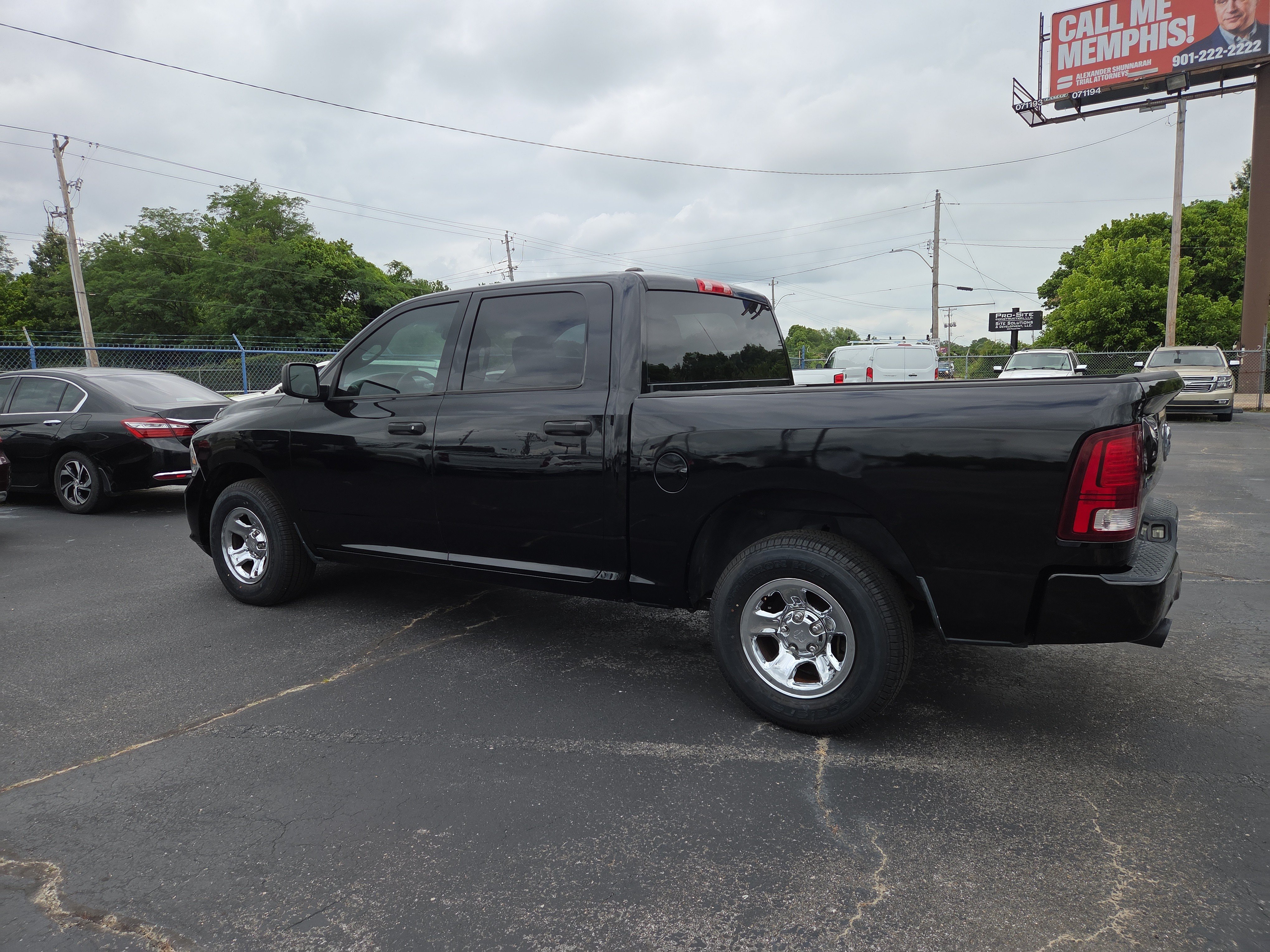 Used 2014 RAM 1500 Express w/ Black Ram 1500 Express Group RWD image 3