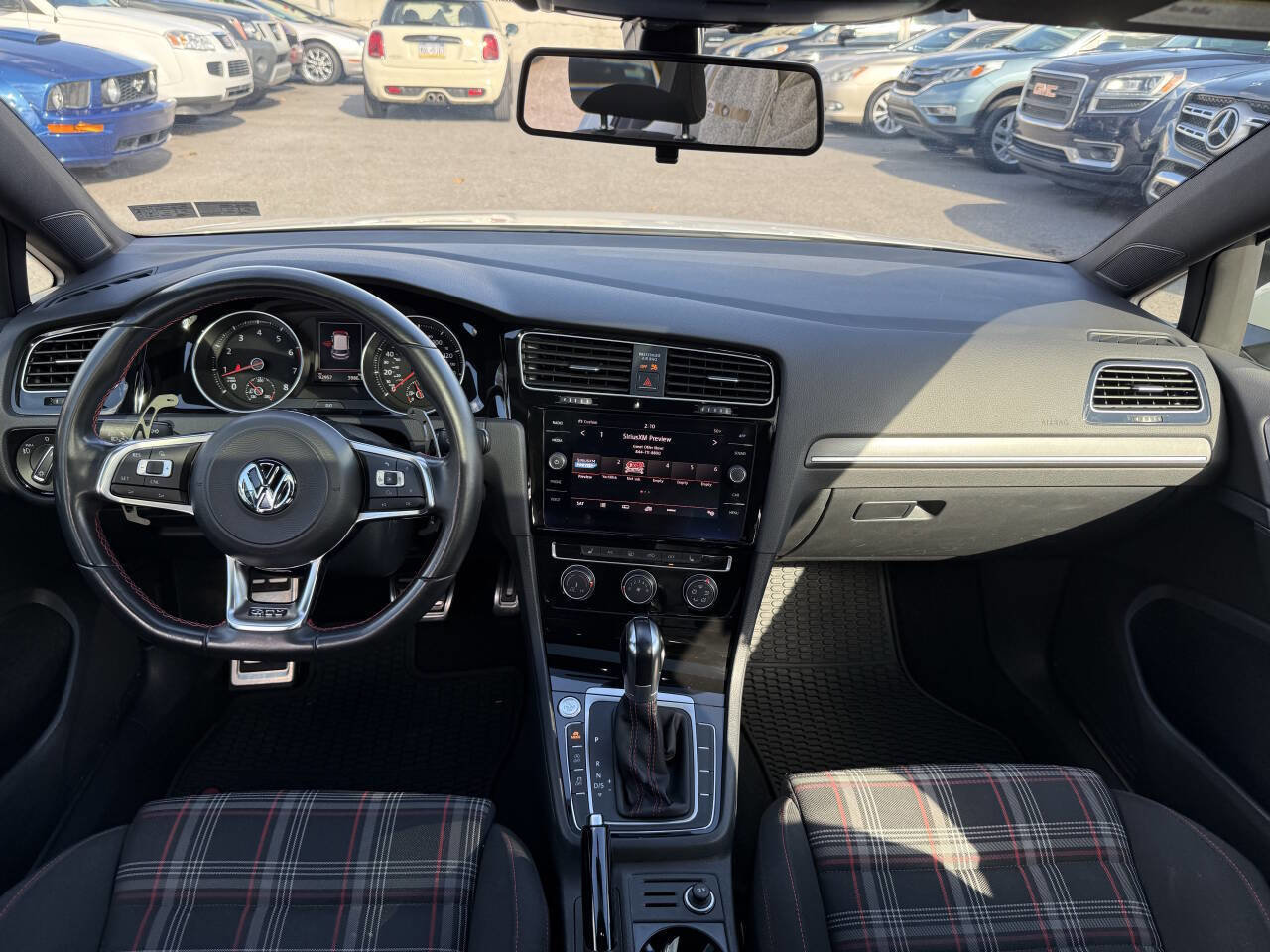 Used 2018 Volkswagen GTI SE image 8