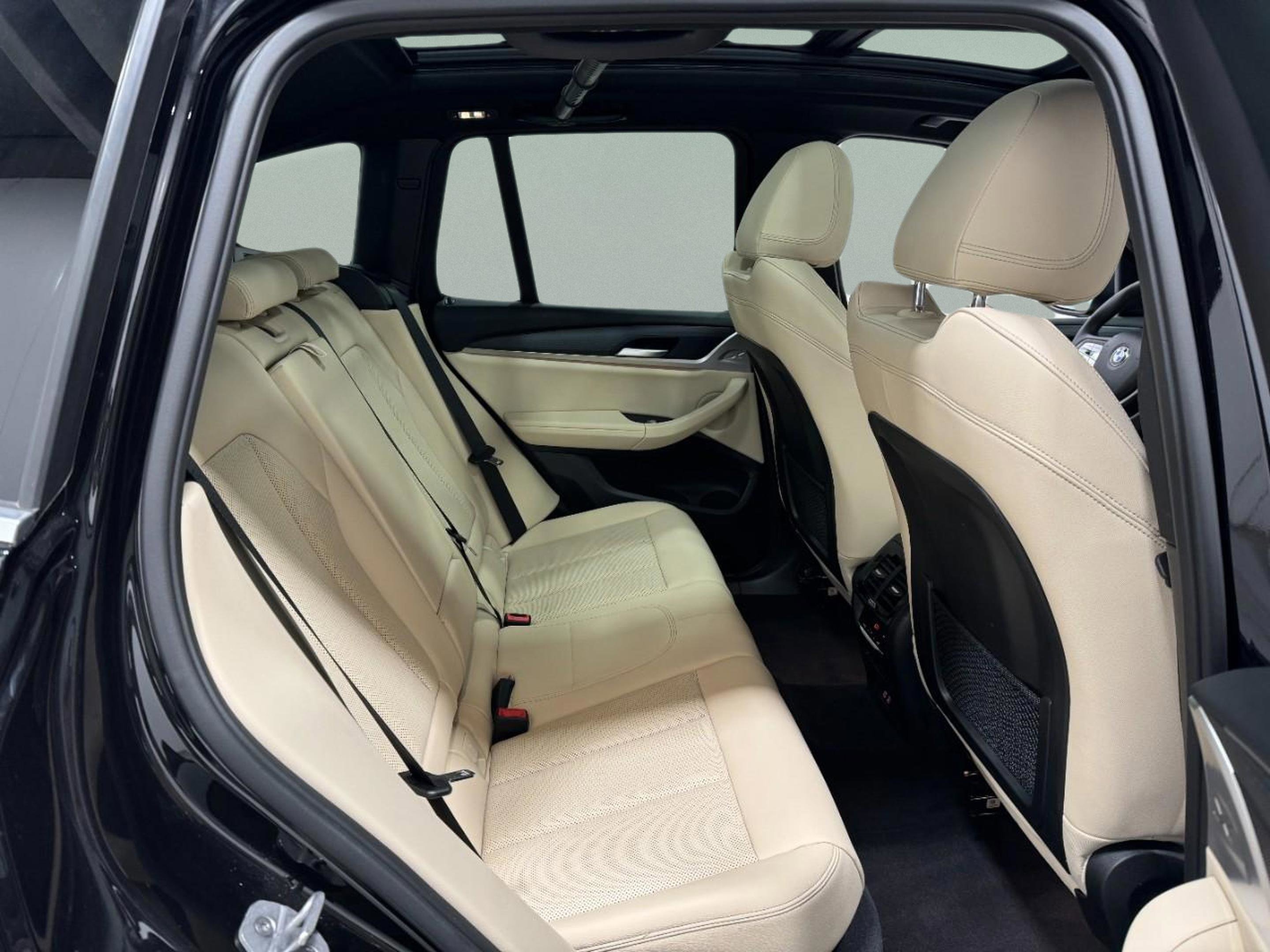 Used 2024 BMW X3 xDrive30i w/ Premium Package image 9