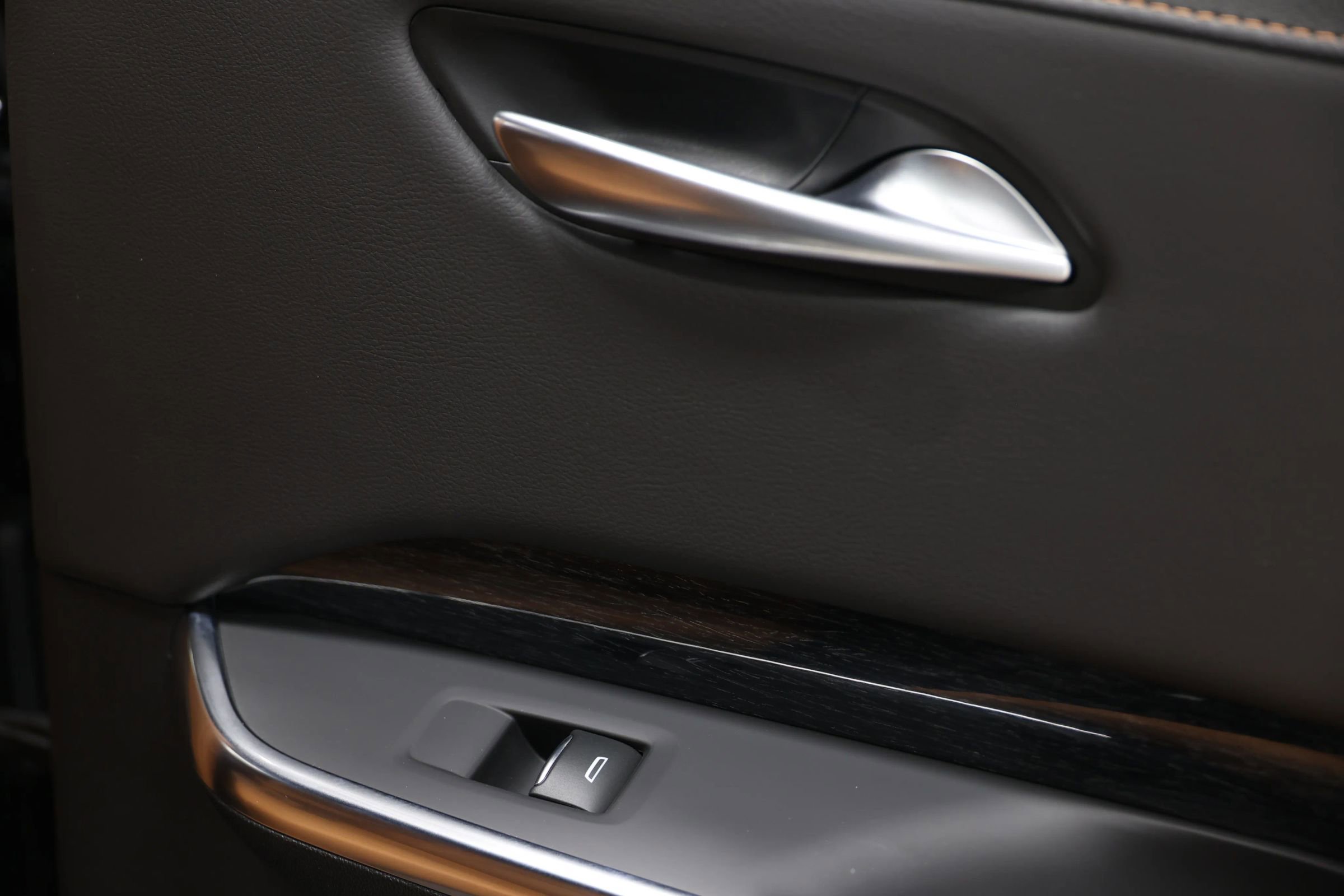 Used 2024 Cadillac XT4 Premium Luxury image 57