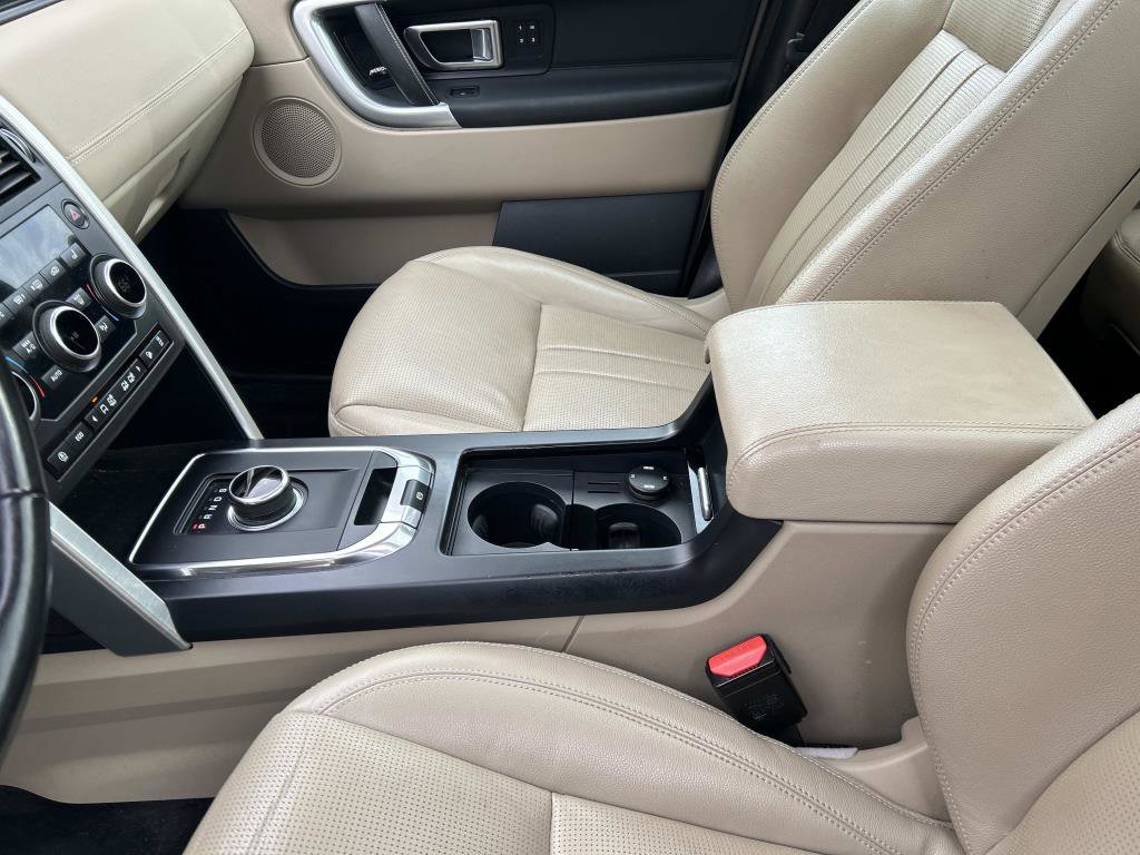 Used 2018 Land Rover Discovery Sport HSE image 25