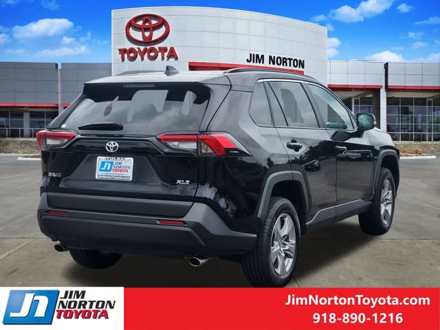 Used 2025 Toyota RAV4 XLE FWD image 5