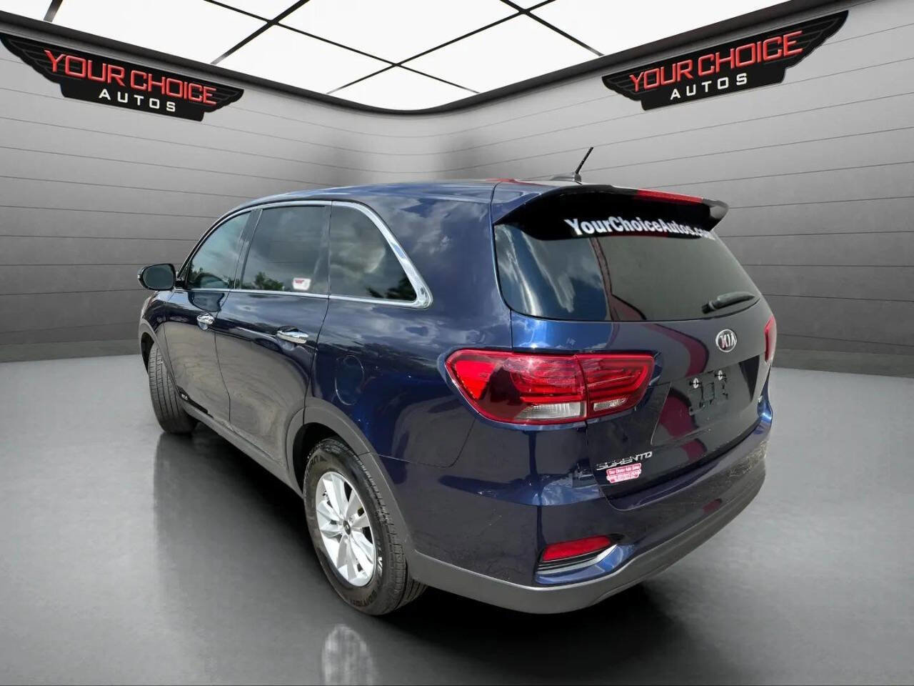 Used 2020 Kia Sorento LX image 3
