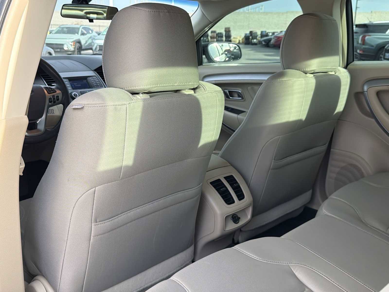 Used 2018 Ford Taurus SE image 19