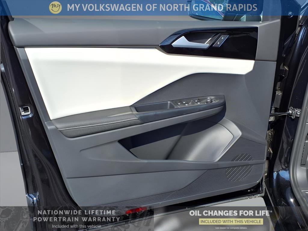 New 2025 Volkswagen Taos S image 13