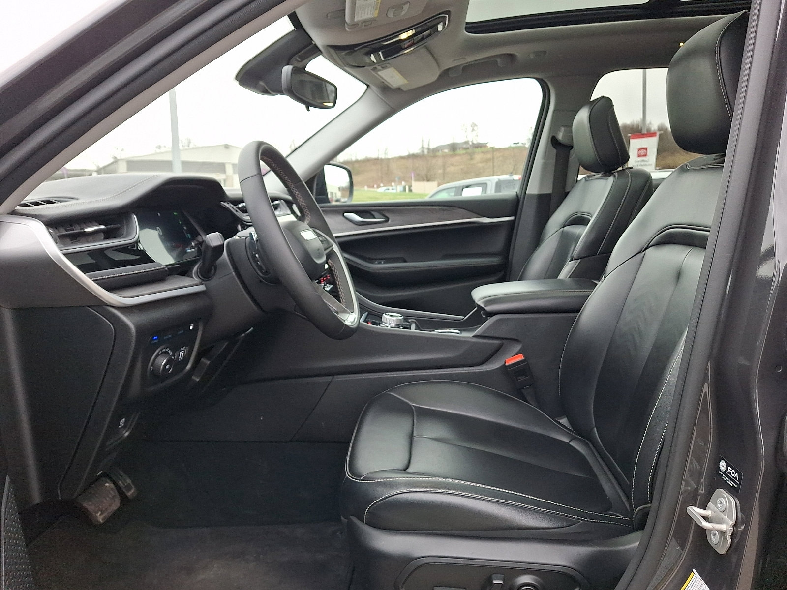 Used 2024 Jeep Grand Cherokee Limited 4xe image 12