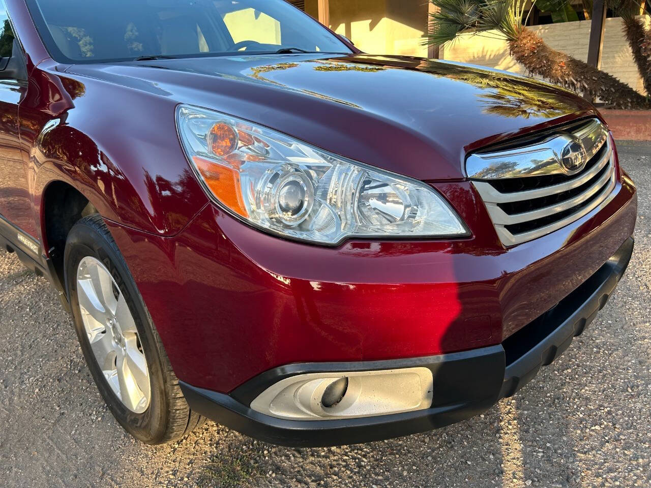 Used 2011 Subaru Outback 2.5i Premium image 11