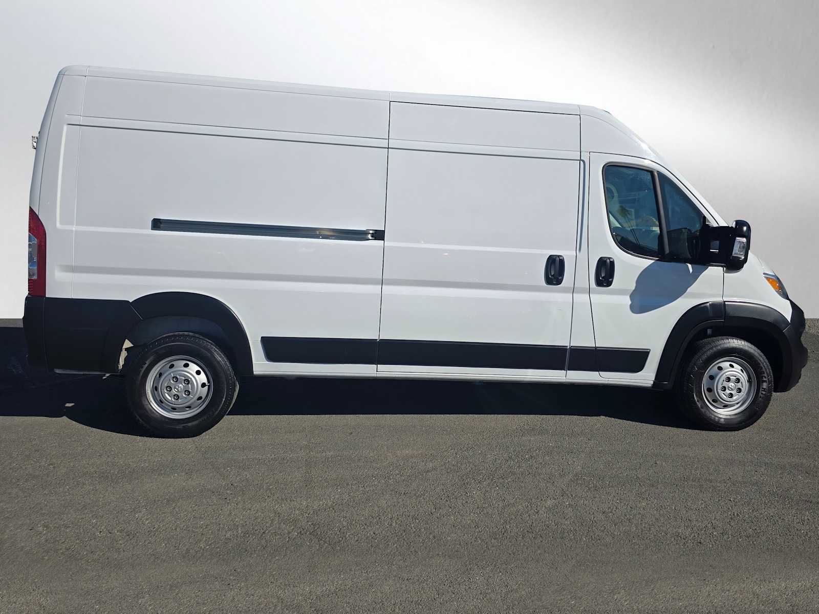 Used 2023 RAM ProMaster 2500 image 2