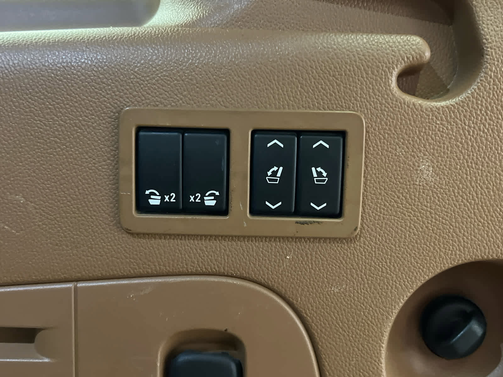 Used 2016 Cadillac Escalade ESV Platinum image 15