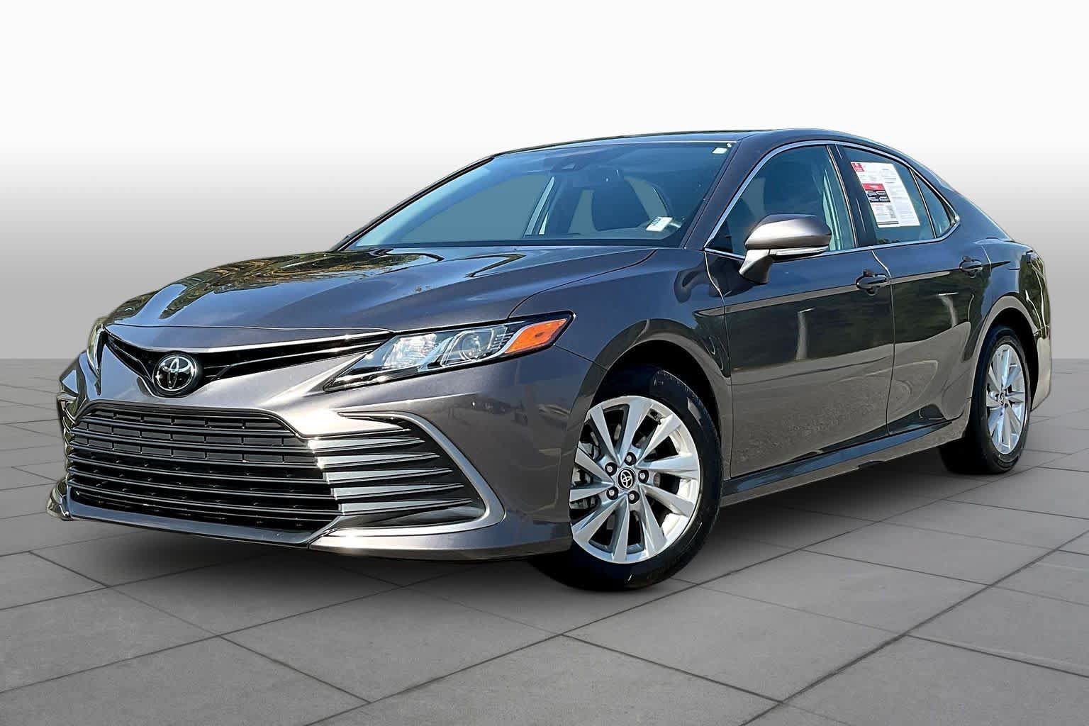 Used 2024 Toyota Camry LE w/ Convenience Package FWD image 1