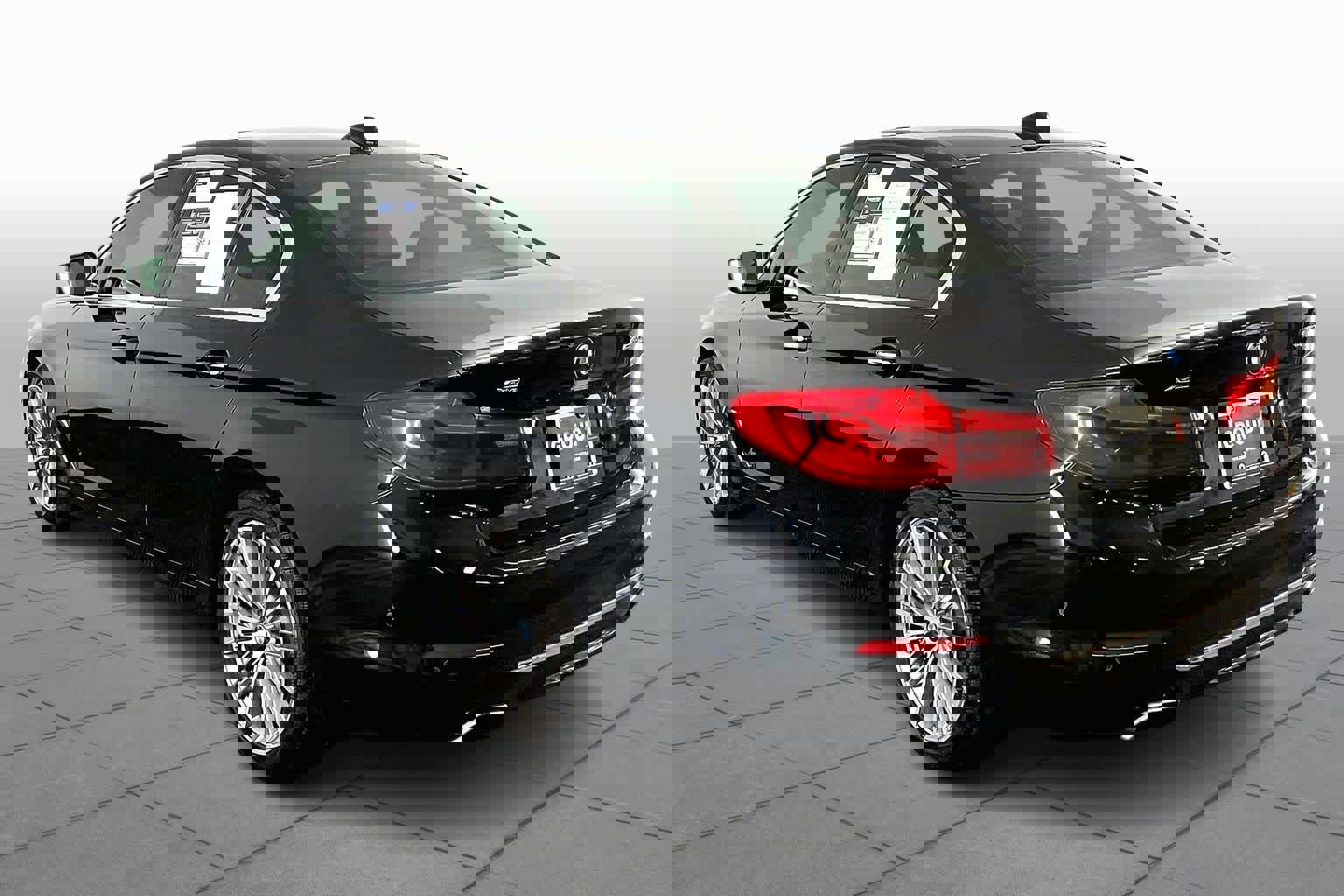 Used 2017 BMW 540i xDrive image 12