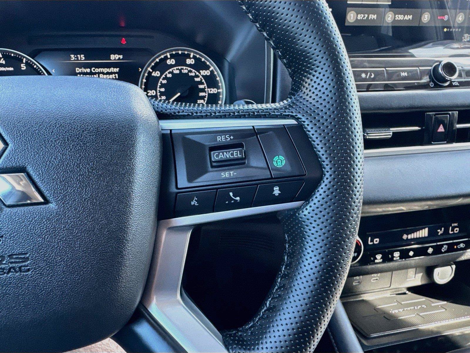 New 2026 Mitsubishi Outlander SE FWD image 13