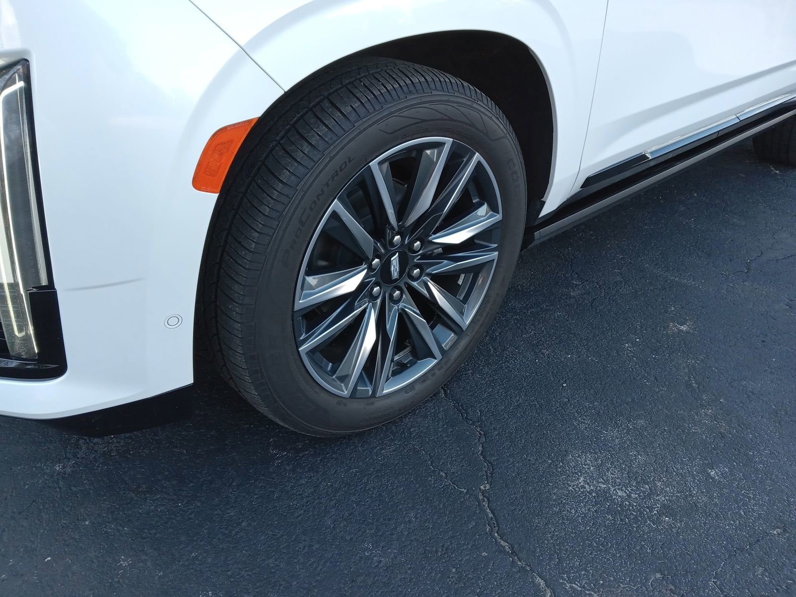 Used 2021 Cadillac Escalade Sport Platinum image 6