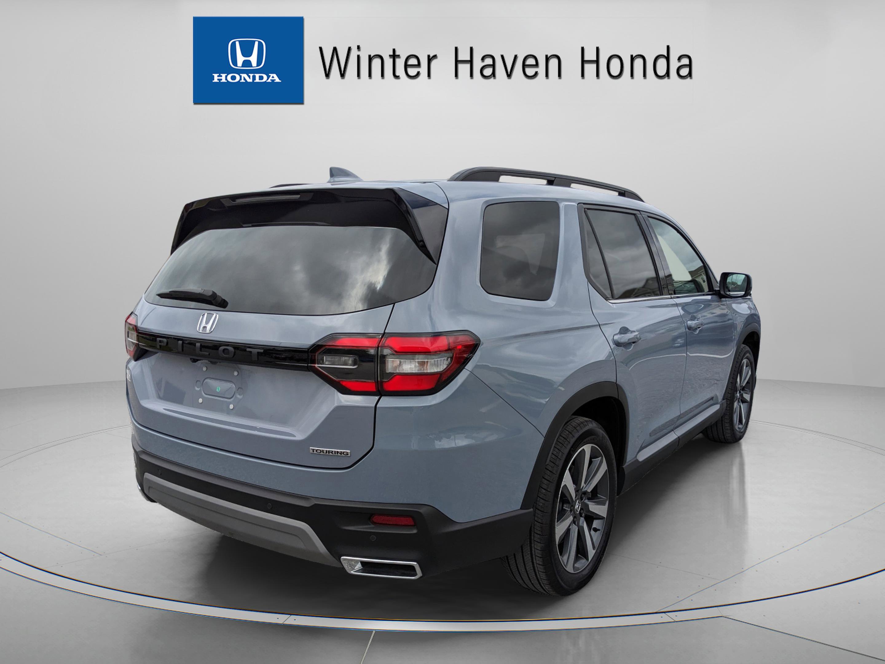 Used 2025 Honda Pilot Touring image 8