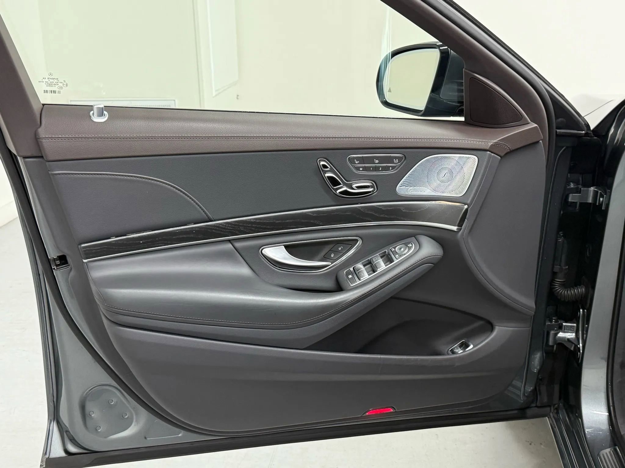 Used 2018 Mercedes-Benz S 560 4MATIC Sedan image 18