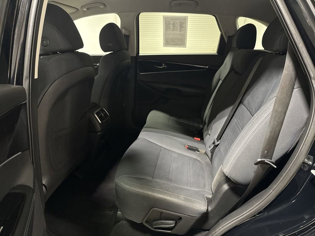 Used 2019 Kia Sorento LX w/ LX Convenience Package FWD image 22
