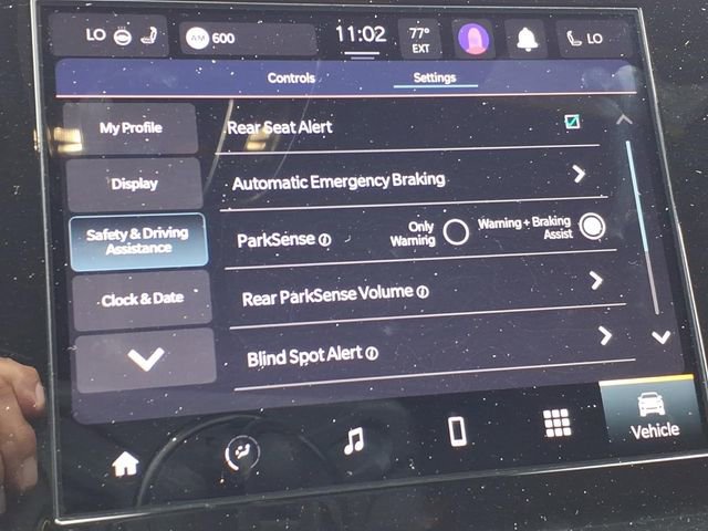 Used 2025 Jeep Grand Cherokee Altitude RWD image 8