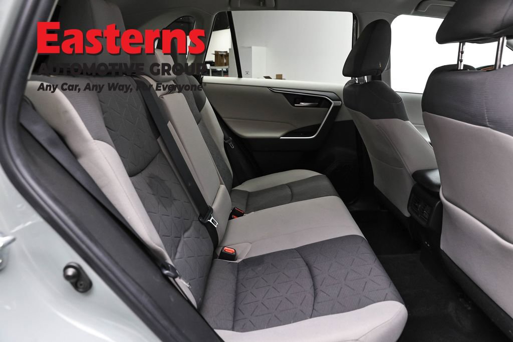 Used 2022 Toyota RAV4 XLE image 23