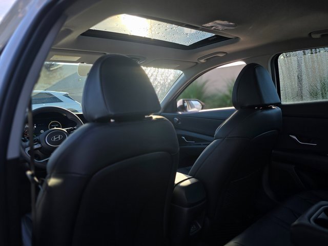 New 2025 Hyundai Elantra Limited image 12