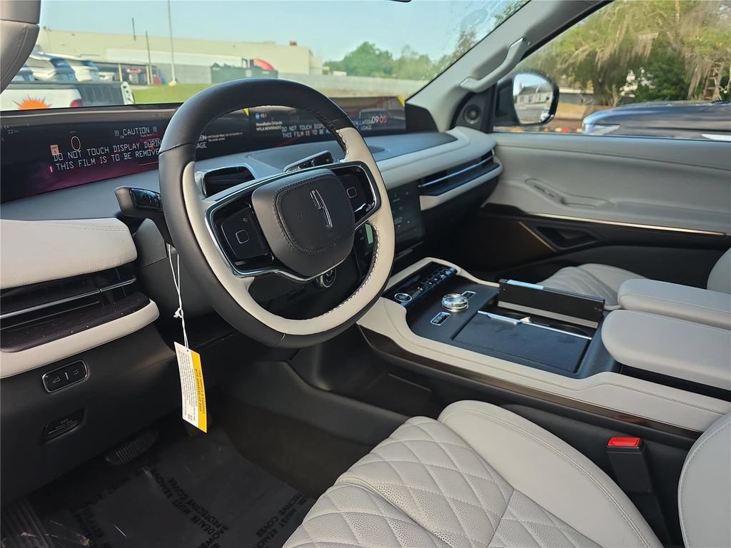 New 2026 Lincoln Navigator L Black Label AWD/4WD image 22