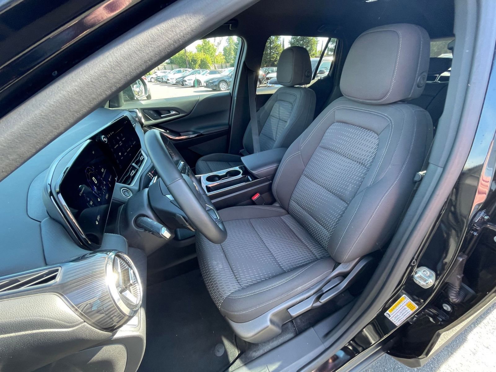 Used 2025 Chevrolet Equinox LT image 35