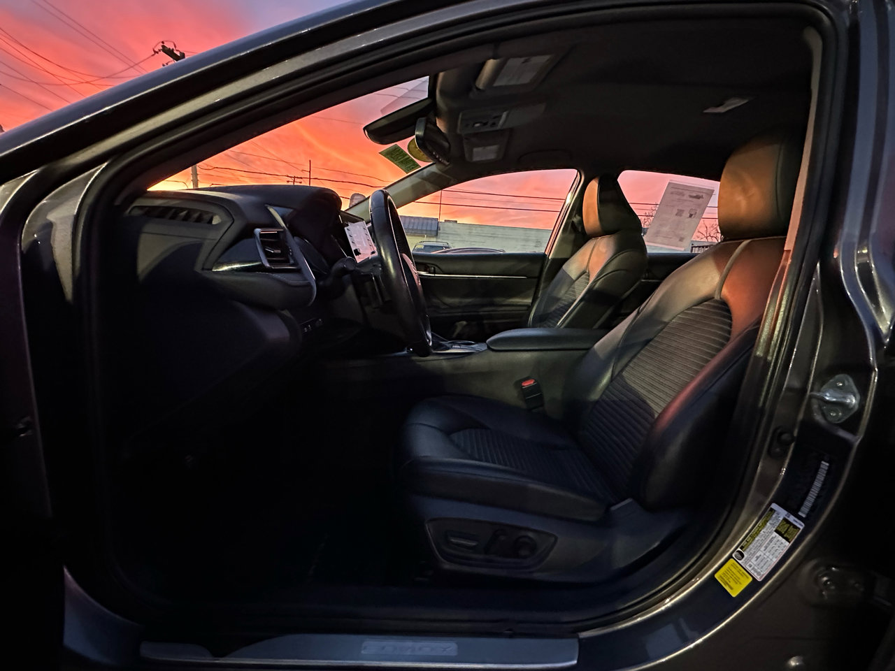 Used 2023 Toyota Camry SE image 10