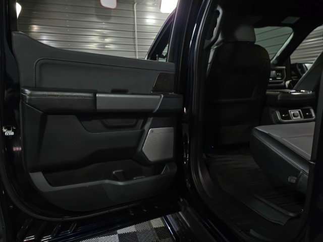 Used 2022 Ford F150 Lightning Lariat image 37