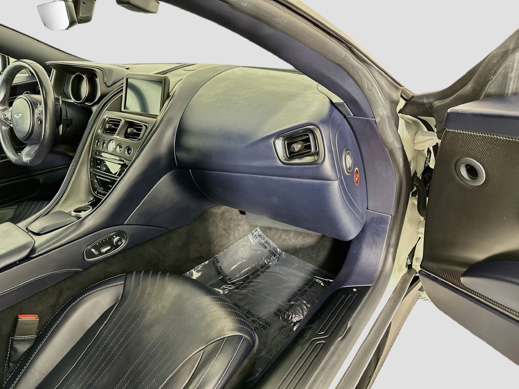 Used 2018 Aston Martin DB11 V12 RWD image 29