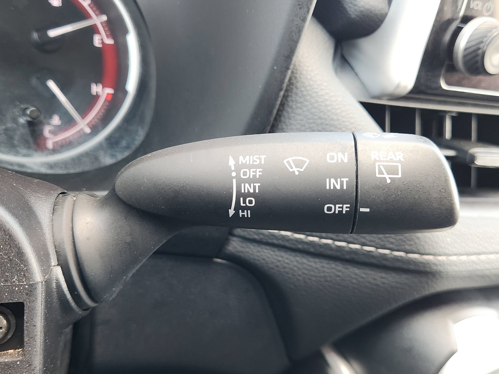 Used 2024 Toyota RAV4 LE FWD image 25