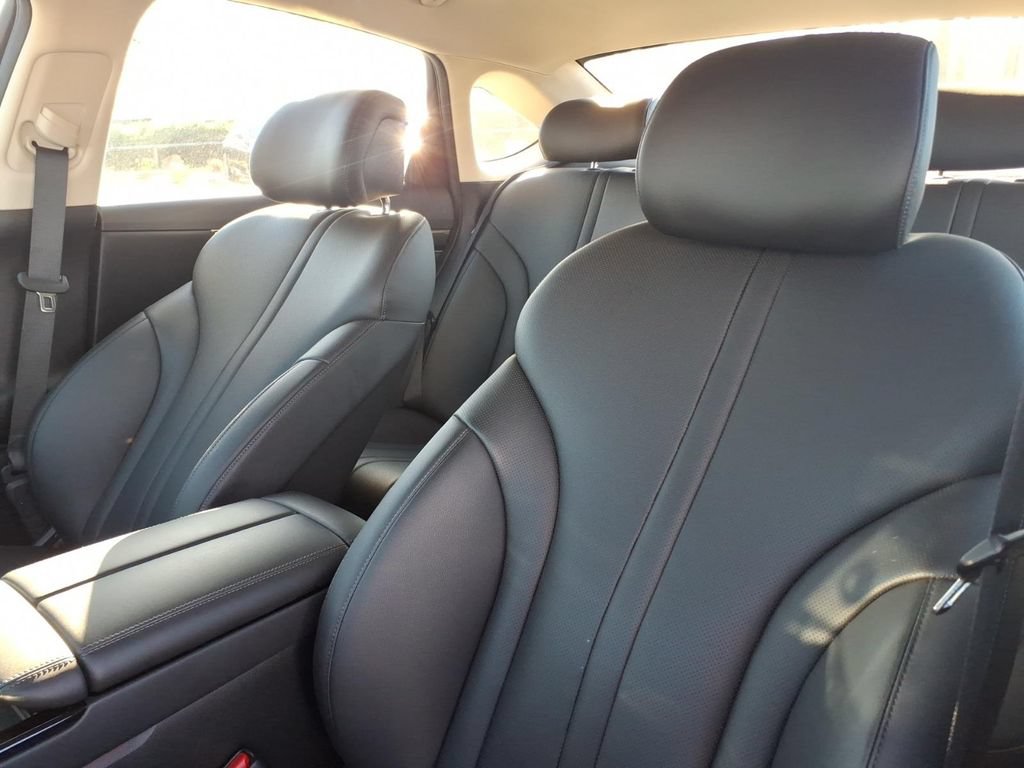 Used 2025 Genesis G80 2.5T AWD/4WD image 16