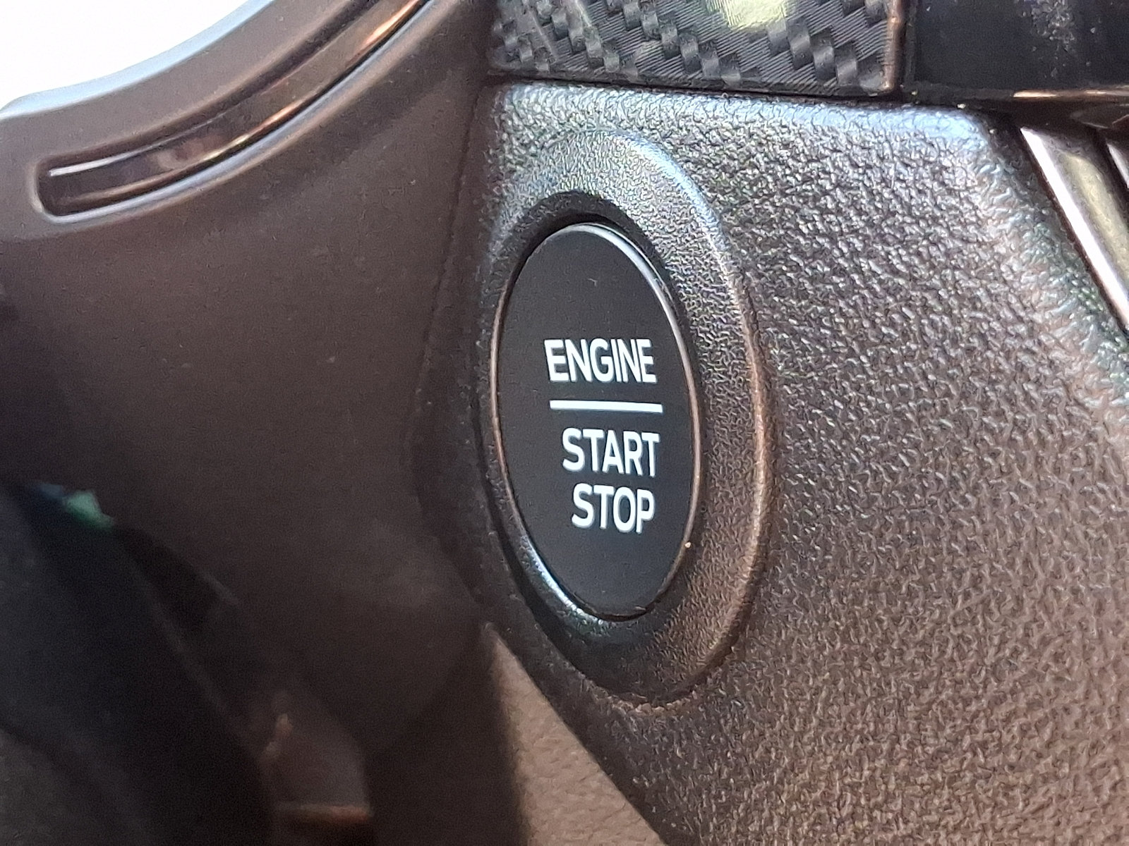 Used 2025 Ford Escape ST-Line Select AWD/4WD image 25