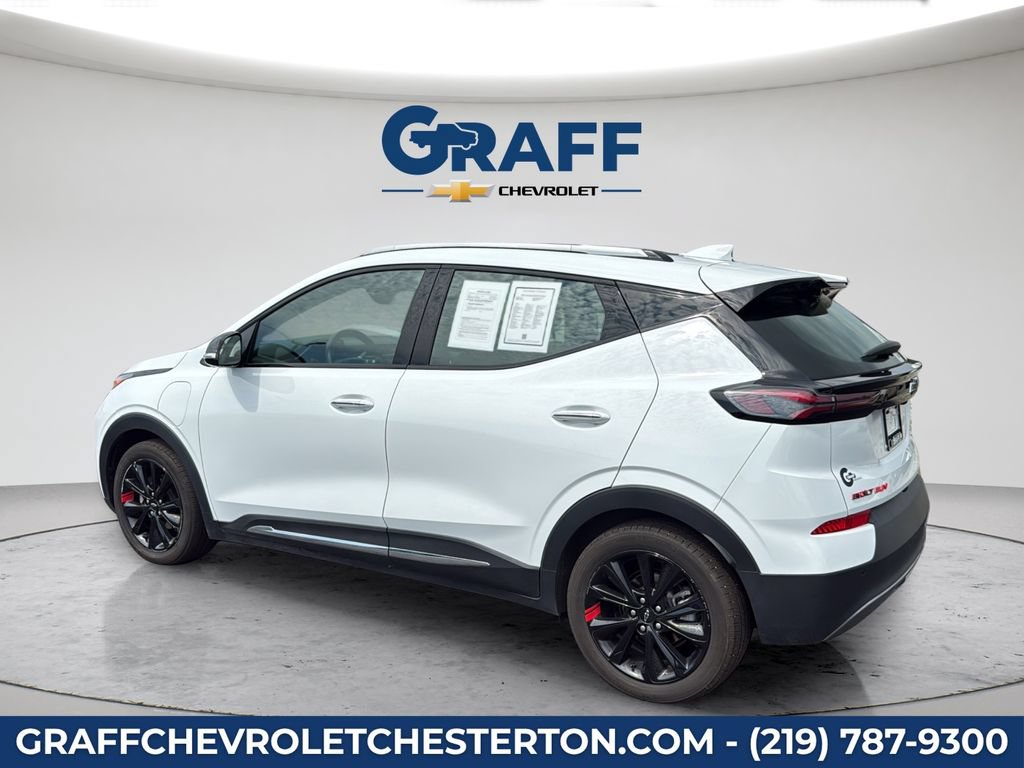 Used 2023 Chevrolet Bolt EUV Premier w/ Sun & Sound Package FWD image 4
