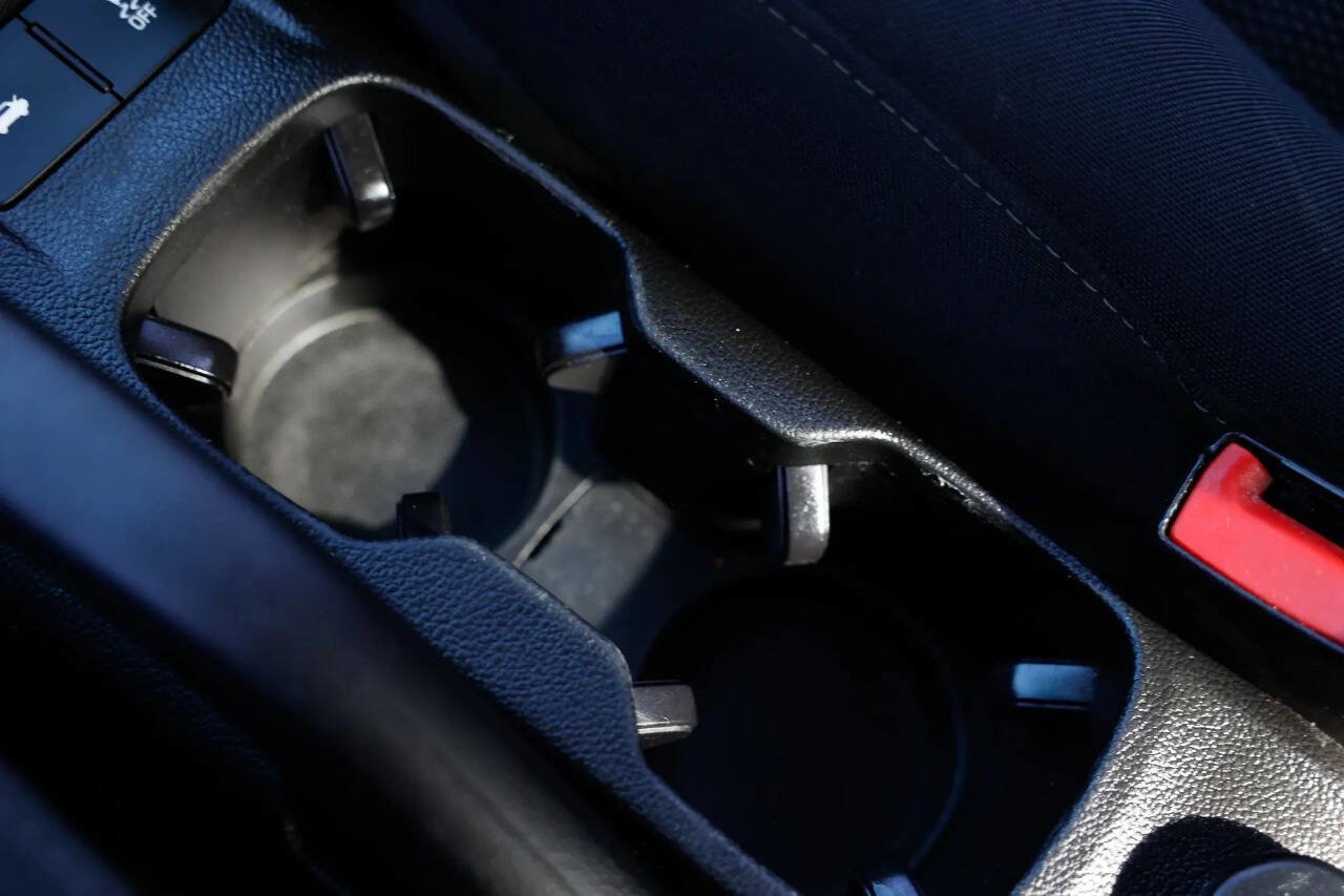 Used 2017 Chevrolet Sonic LT image 23