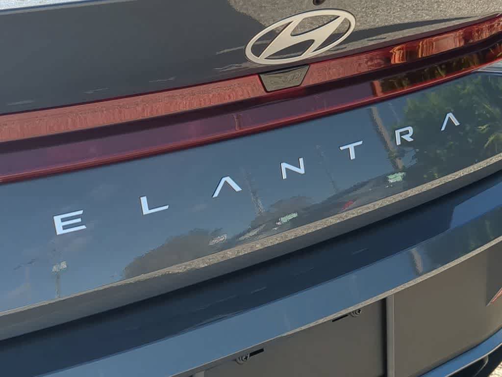 New 2026 Hyundai Elantra SE FWD image 13