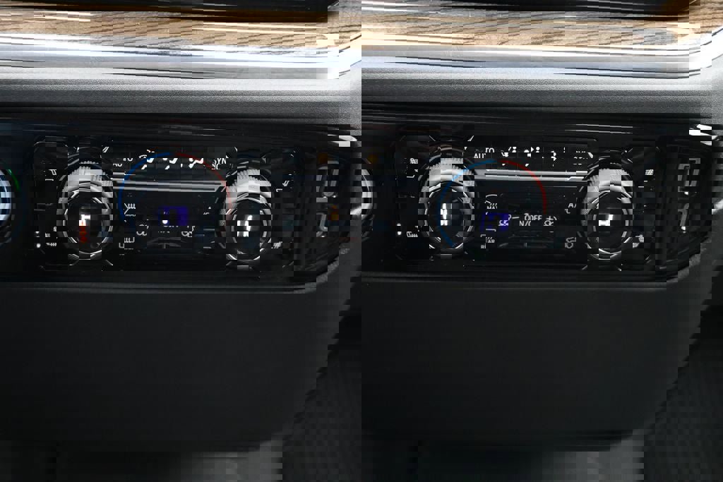 Used 2023 Chevrolet Silverado 1500 LT image 27