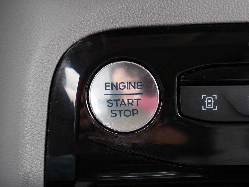 Used 2023 Ford Escape Platinum w/ Premium Technology Package AWD/4WD image 35