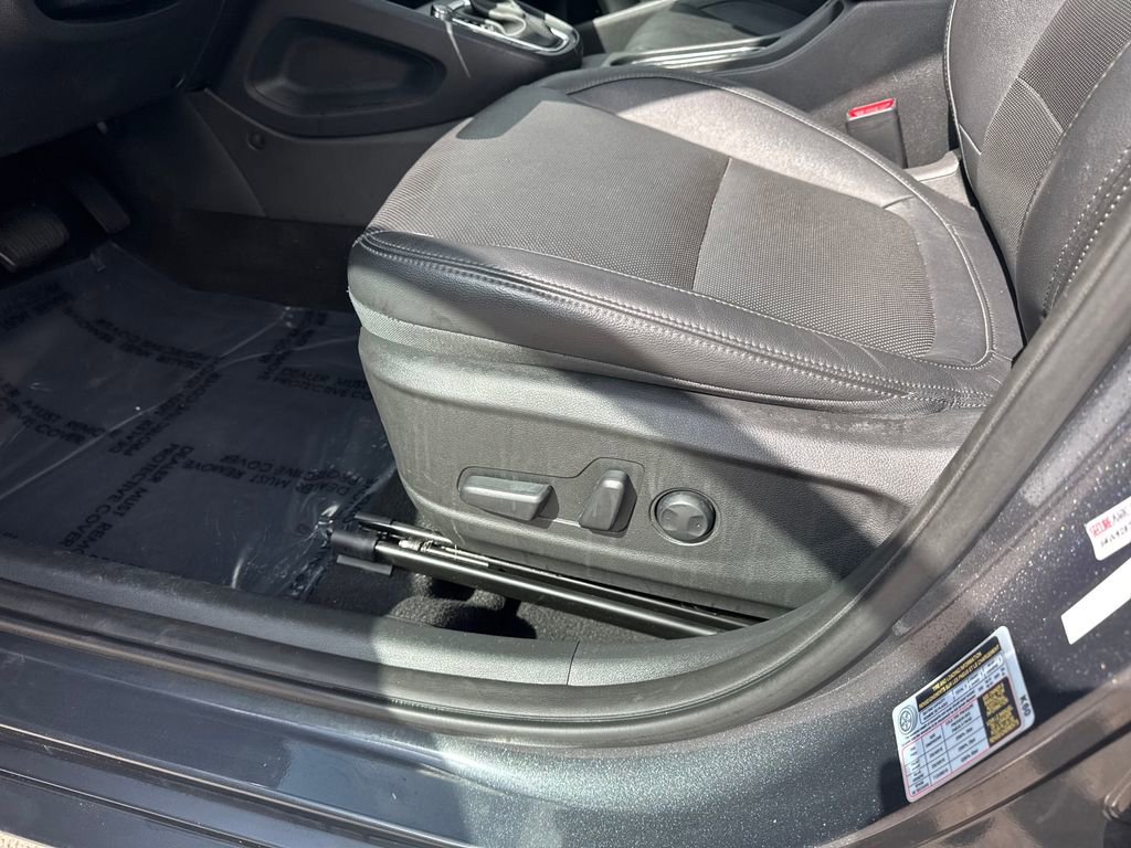 Used 2022 Hyundai Kona Limited w/ Cargo Package AWD/4WD image 22