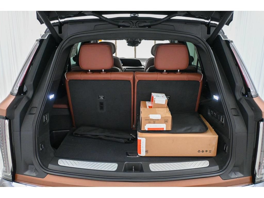 New 2027 Cadillac Vistiq Platinum AWD/4WD image 53