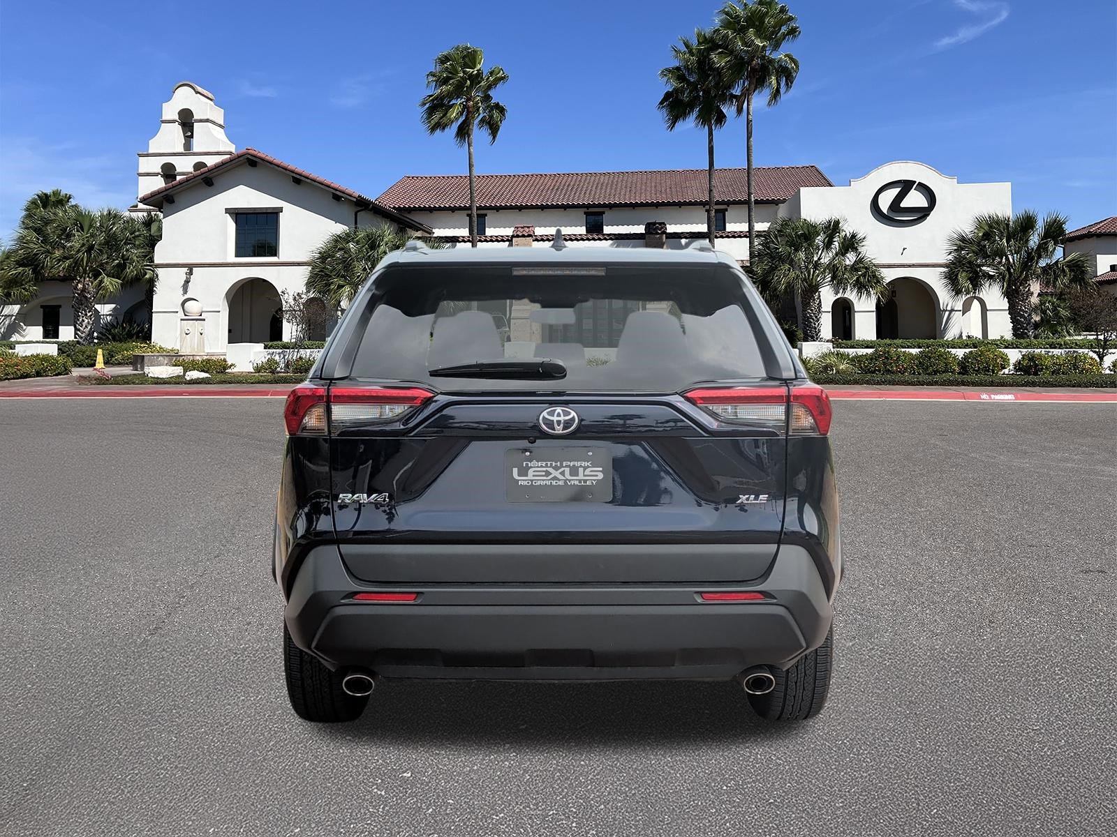 Used 2024 Toyota RAV4 XLE FWD image 3